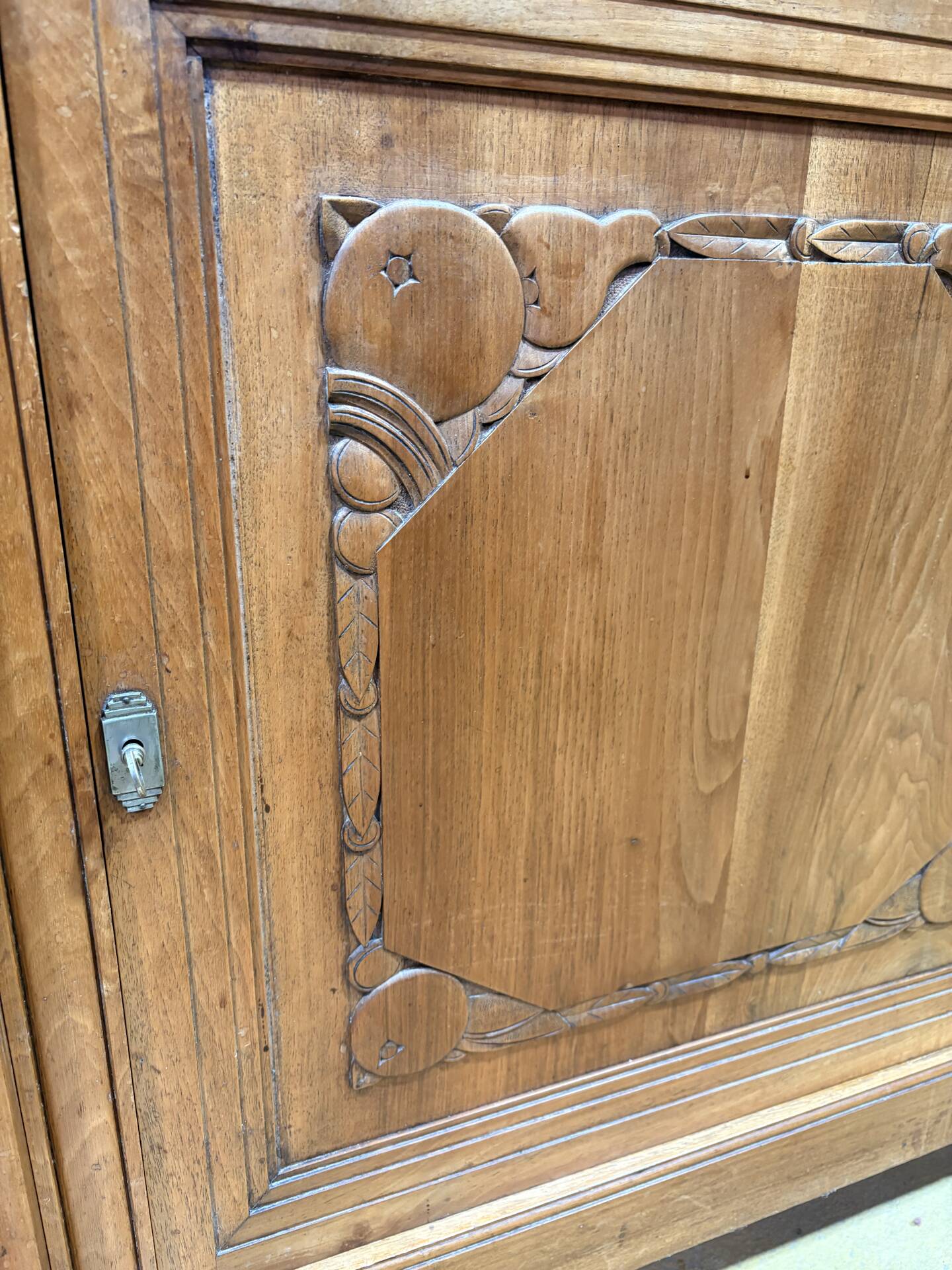 Art Deco buffet in carved walnut, marble and large mirror – 1930s