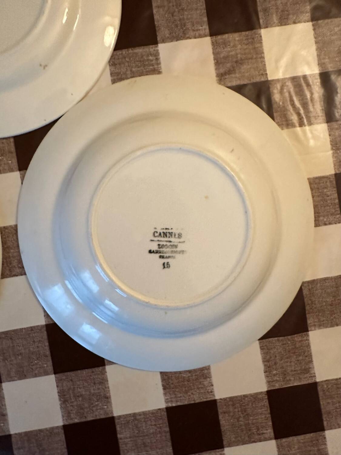 2 assiettes creuses, 1 assiette plate Digoin Sarreguemines service, "Cannes", 1930