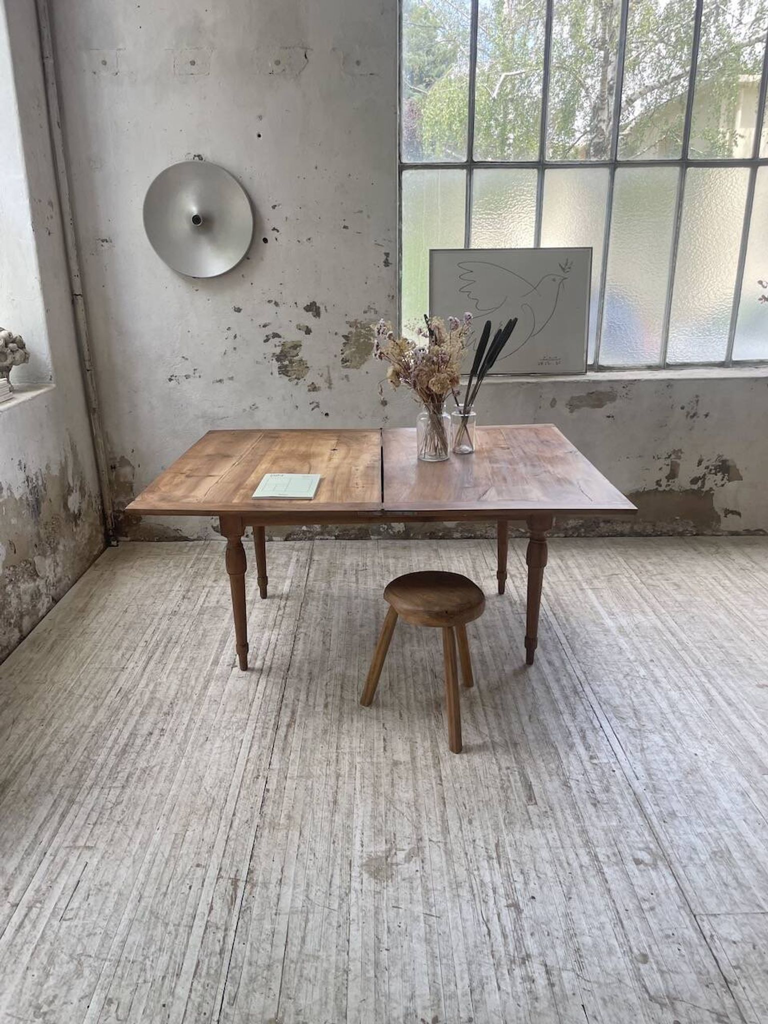 Table de ferme noyer plateau pivotable à allonges