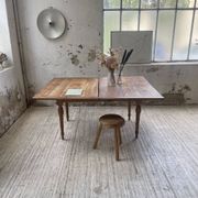 Table de ferme noyer plateau pivotable à allonges