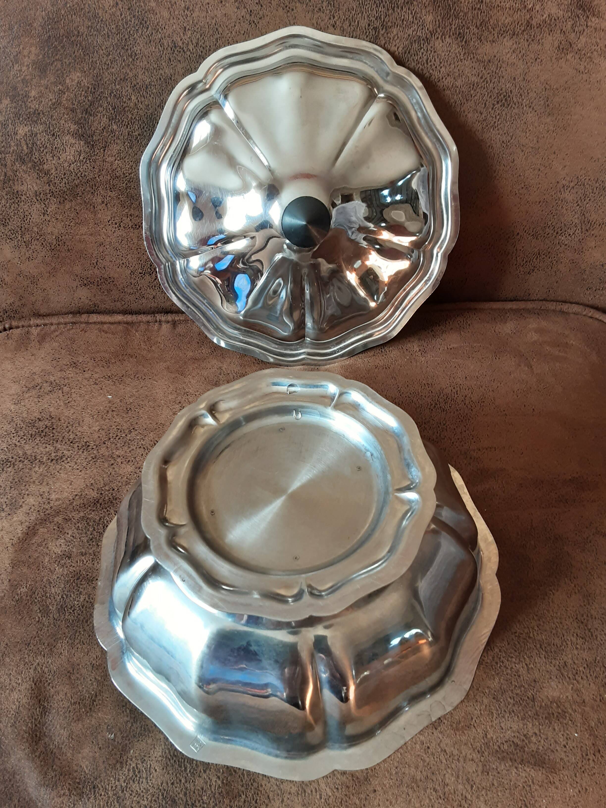 Stainless steel soup tureen