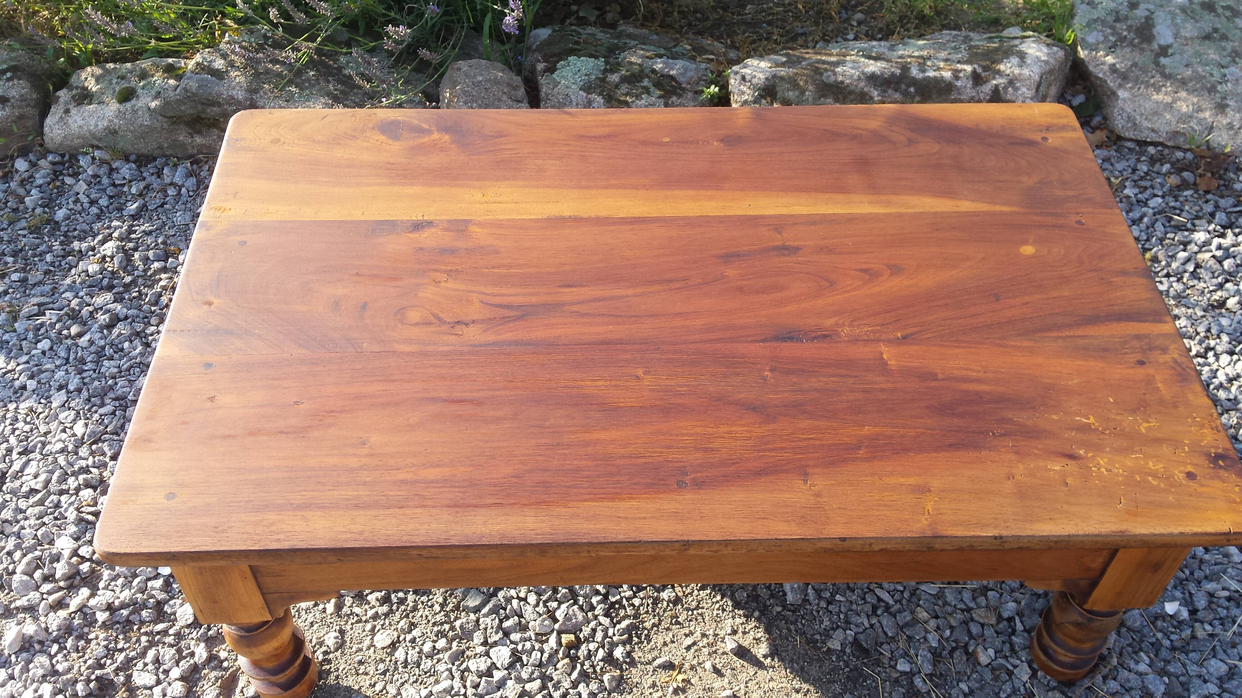 Bistro coffee table