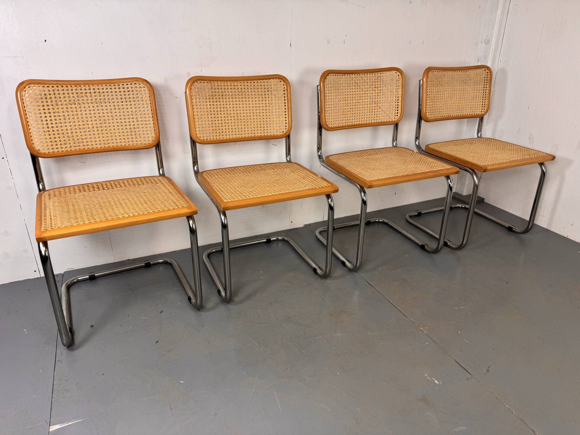 Set of 4 vintage Cesca S32 dining chairs by Marcel Breuer, 1990s