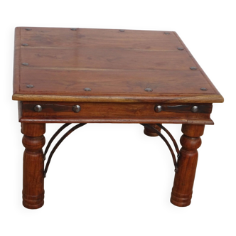 Table basse carrée en bois exotique