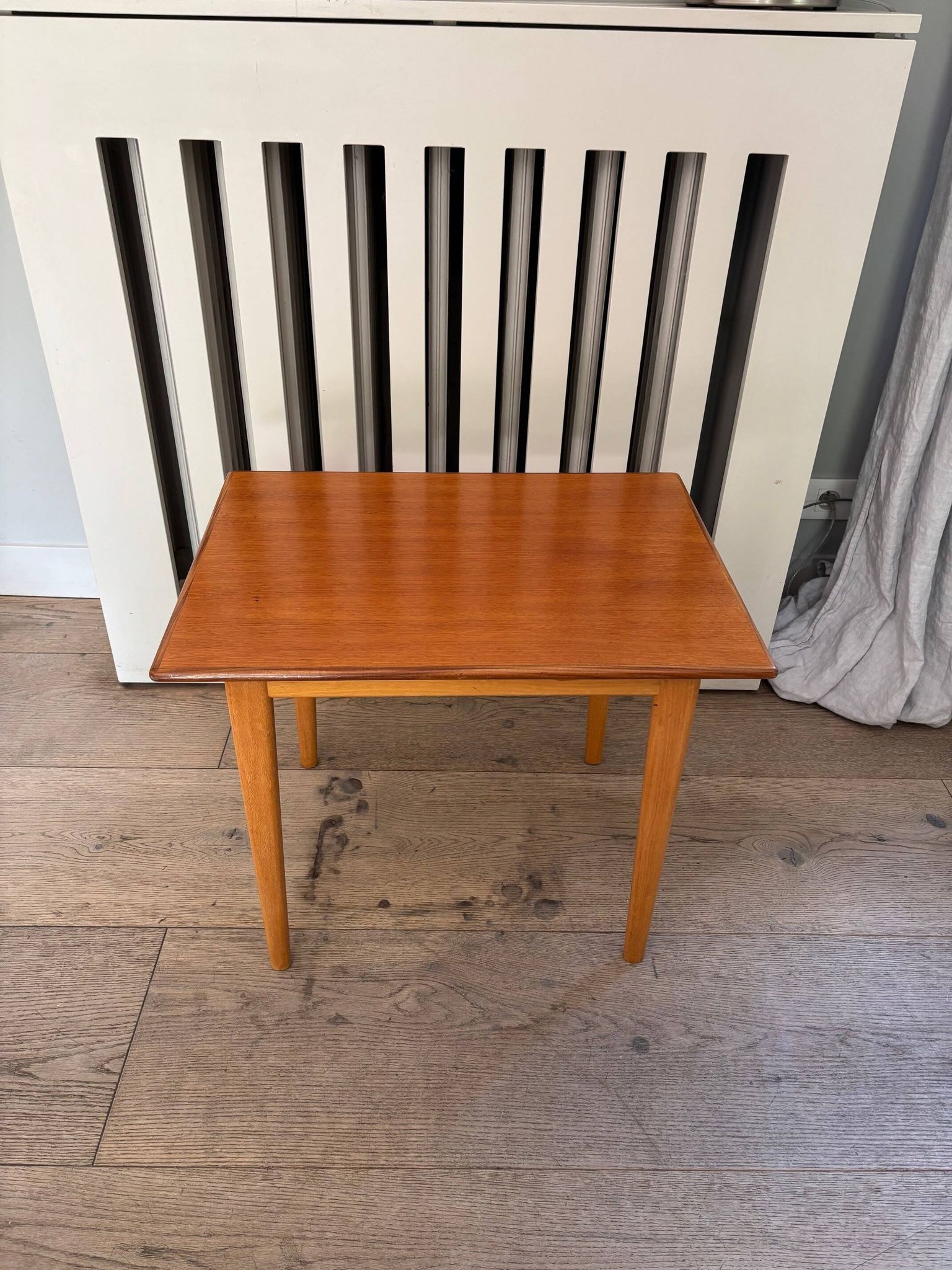 Petite table teck et hêtre - Suède années 70