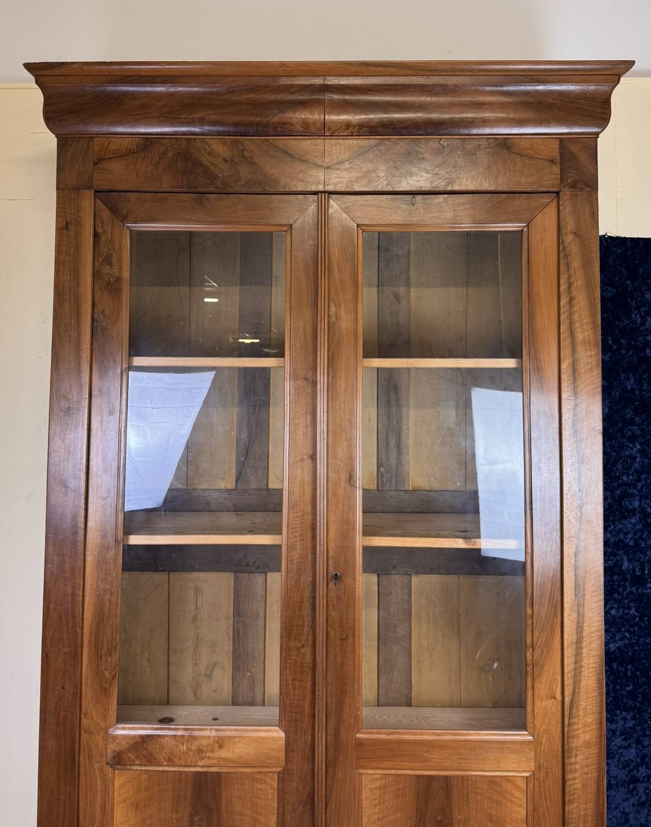 Superb Louis Philippe period bookcase in walnut circa 1830