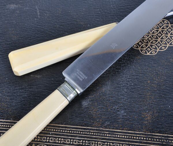 Couteaux anciens, manche en ivoire