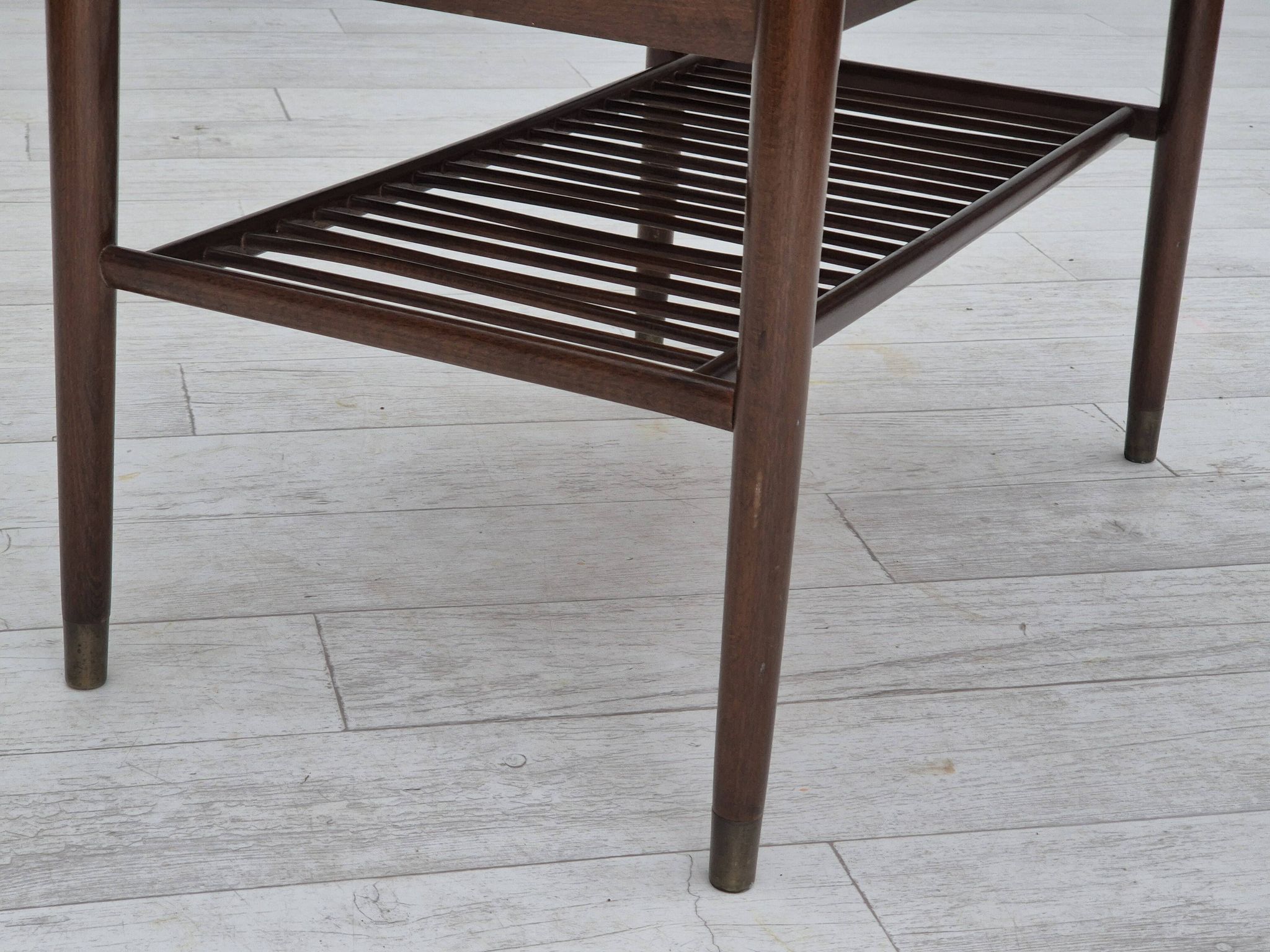 Table basse pliante danoise des années 1950 avec tiroir et étagère, état d'origine.