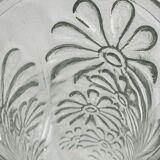 Vase en verre épais.