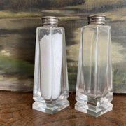 Salière poivrier en verre et bouton de nacre