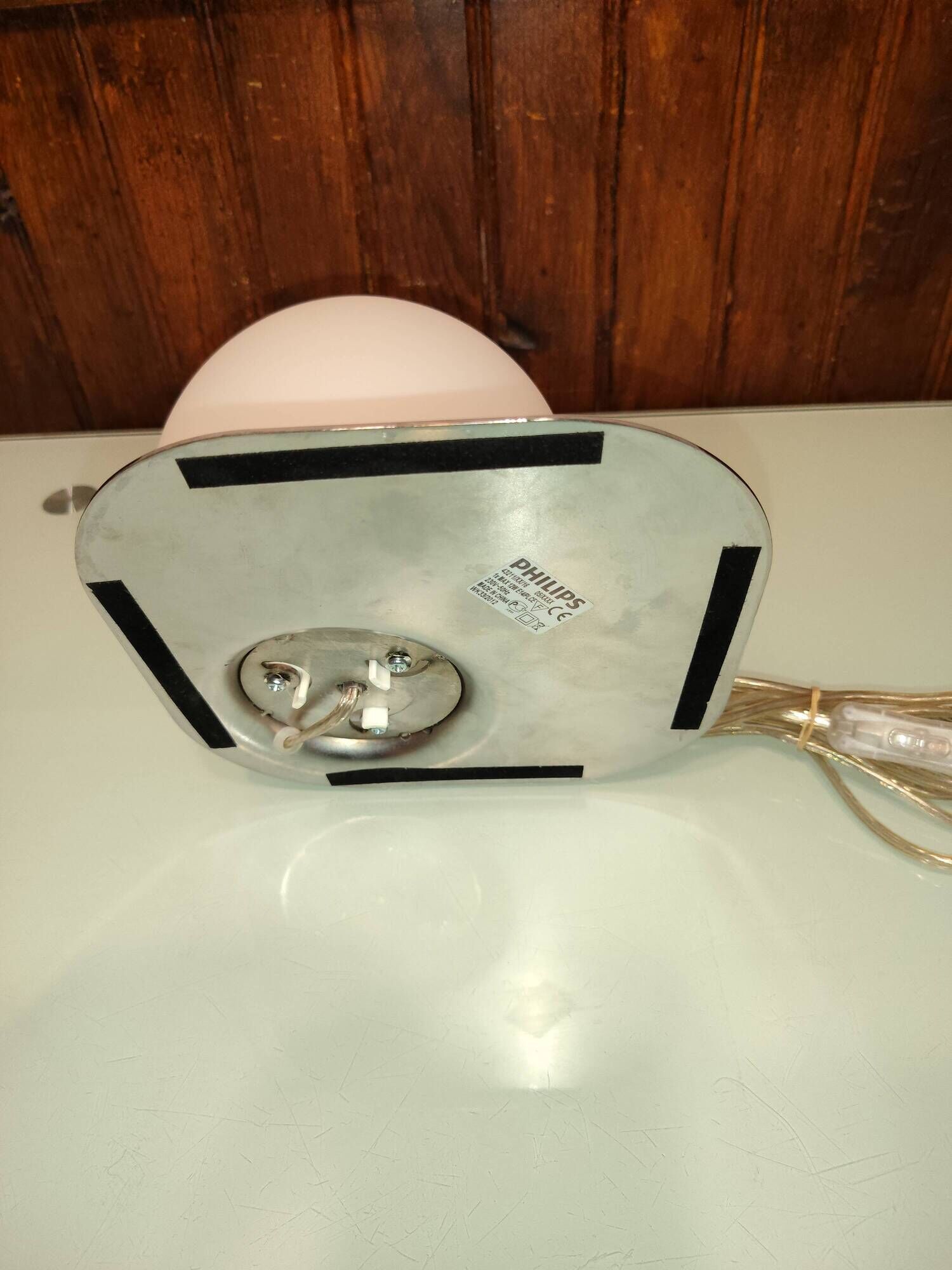 White globe lamp retro space age with chrome base. Philips