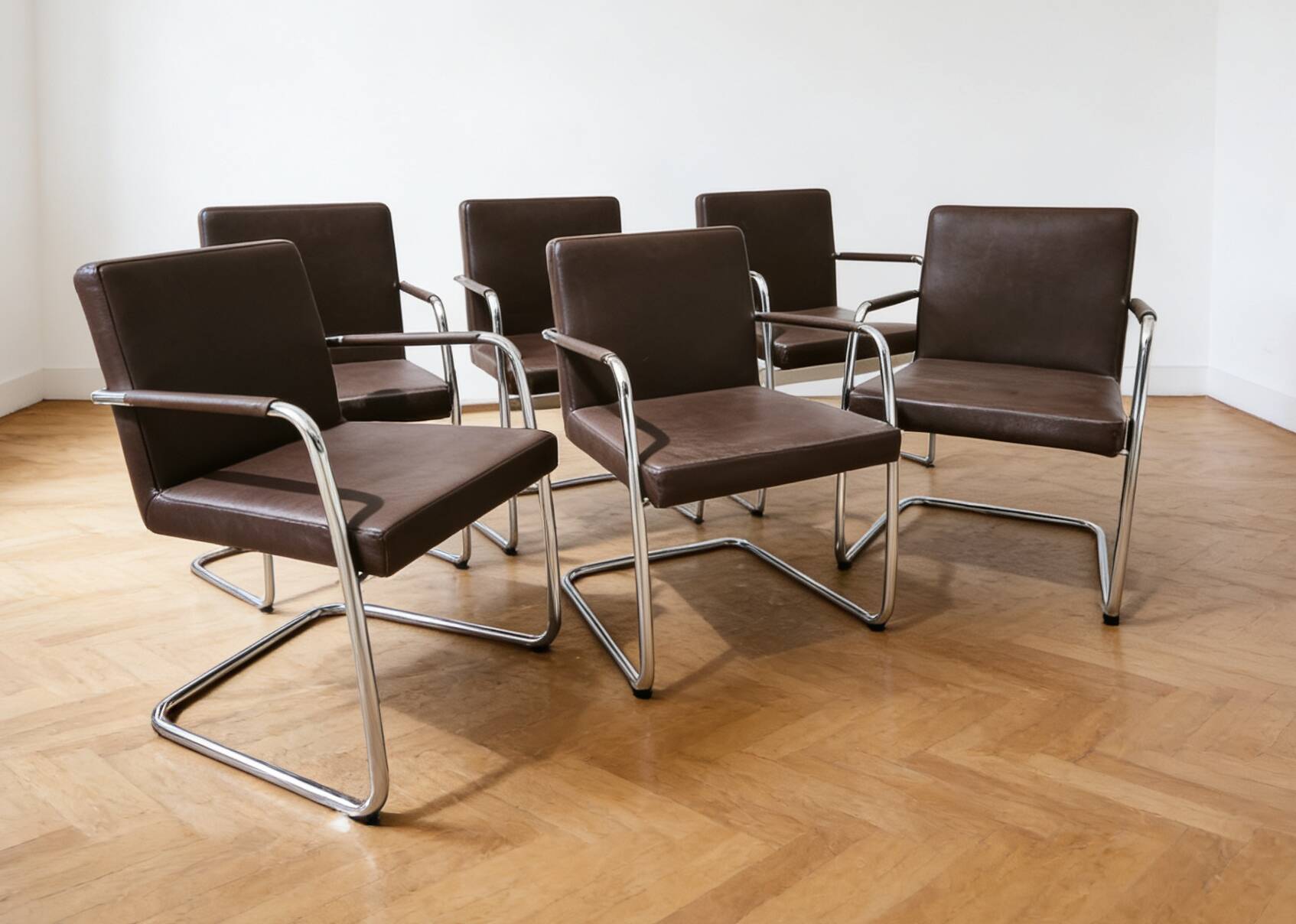 Set of 6 Bene office chairs.