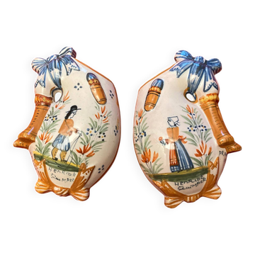 Bouquetières biniou (couple) en faïence Henriot Quimper