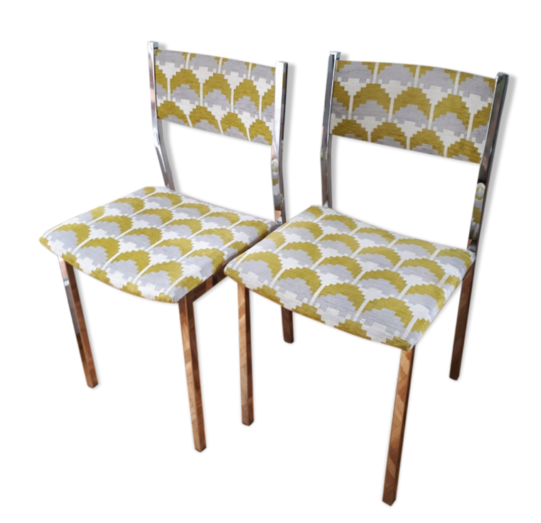 Lot of 2 metal chairs