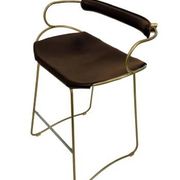Tabouret sculptural de bar de cuisine avec dossier en métal laiton et cuir noir