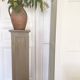 Colonne en bois peint