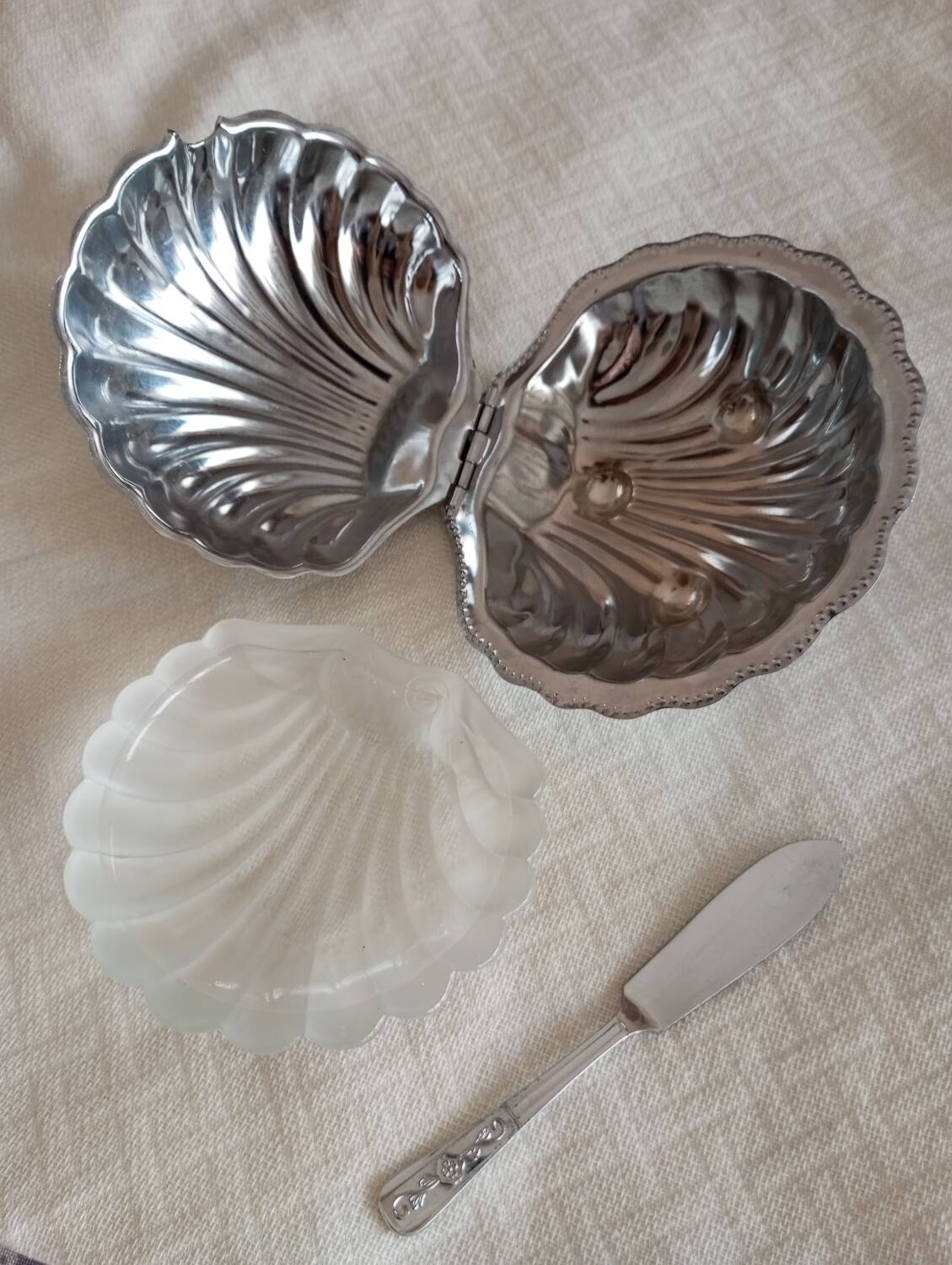 Shell butter dish