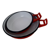 Set of 2 red enamelled dishes