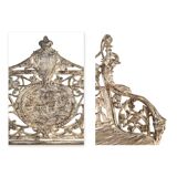 Banc en fonte sculptée et bois à patine blanche