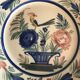 Assiette ancienne en faïence hb henriot quimper décor de panier floral et oiseau