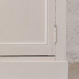 Vintage wooden dresser - linen colors