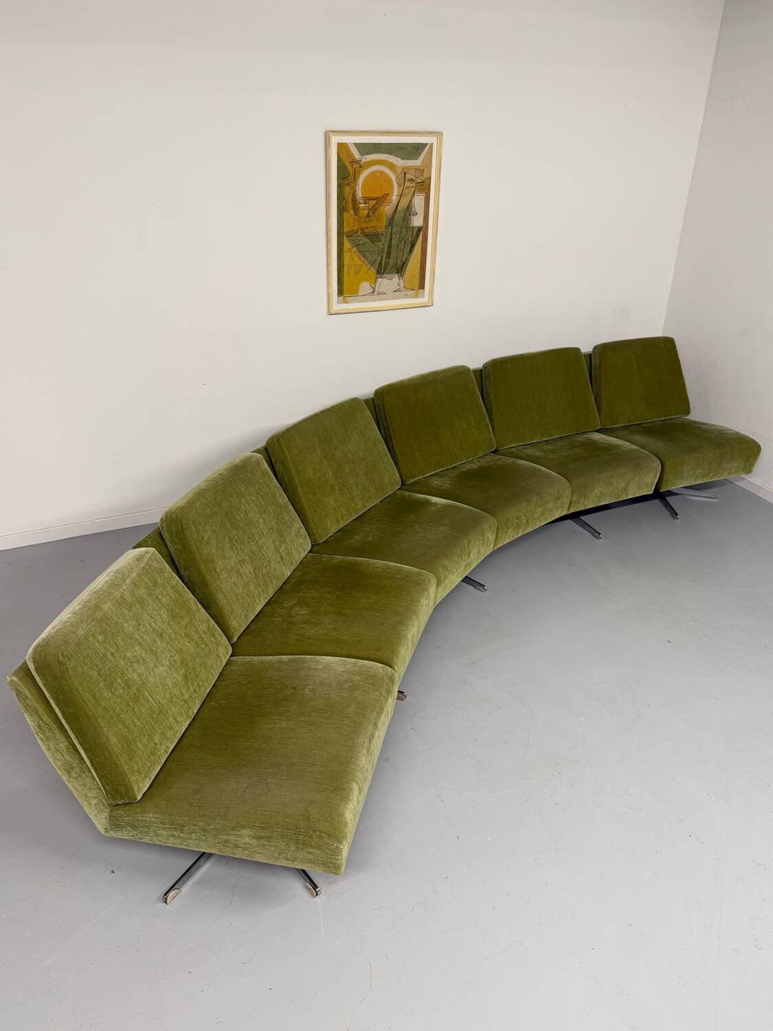 Complete living room with a sofa and 2 Italian design armchairs from the 70s, vintage.