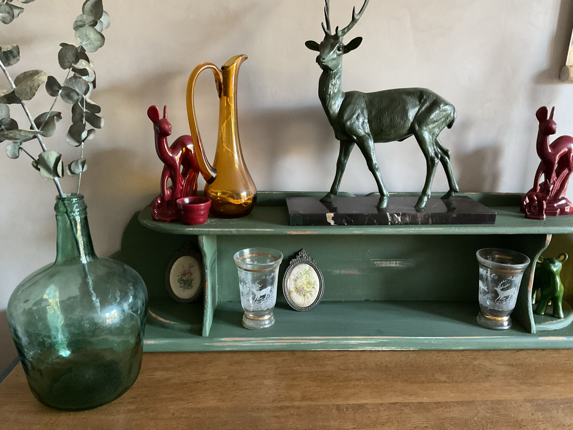 Wall shelf