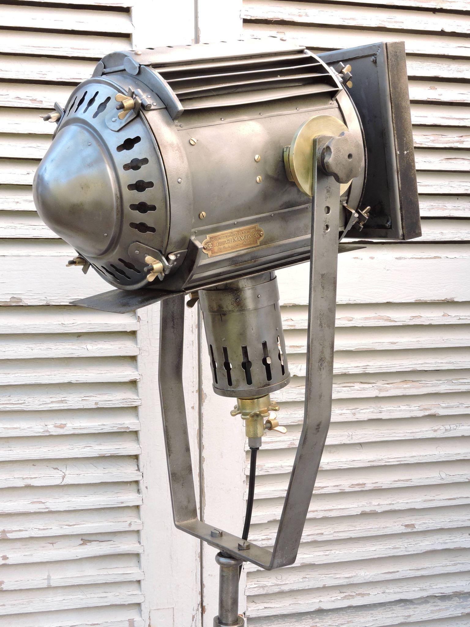 Cinema projector, Clémançon theater on its original foot.