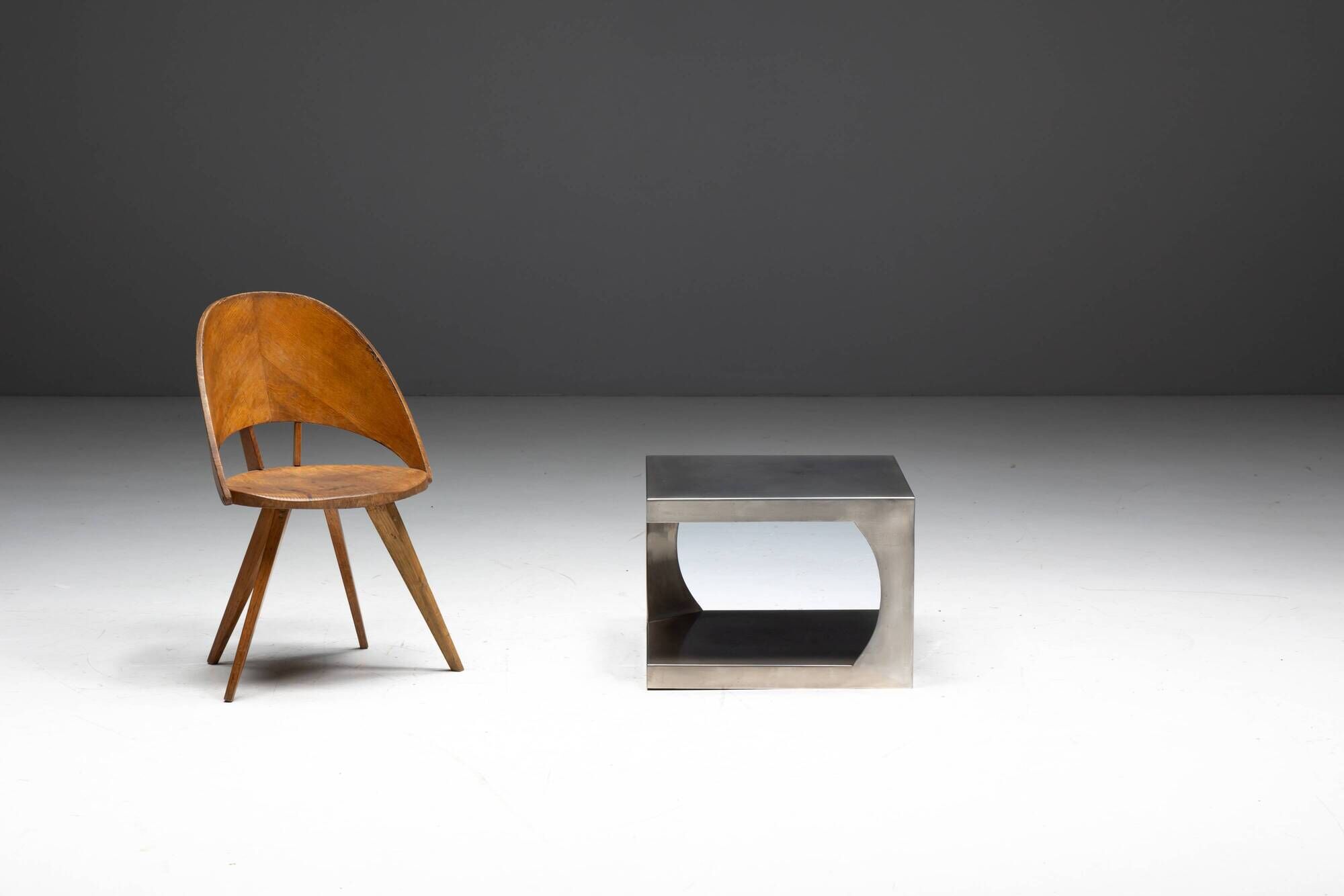 Tables d'appoint modernistes en aluminium, Italie, années 1970