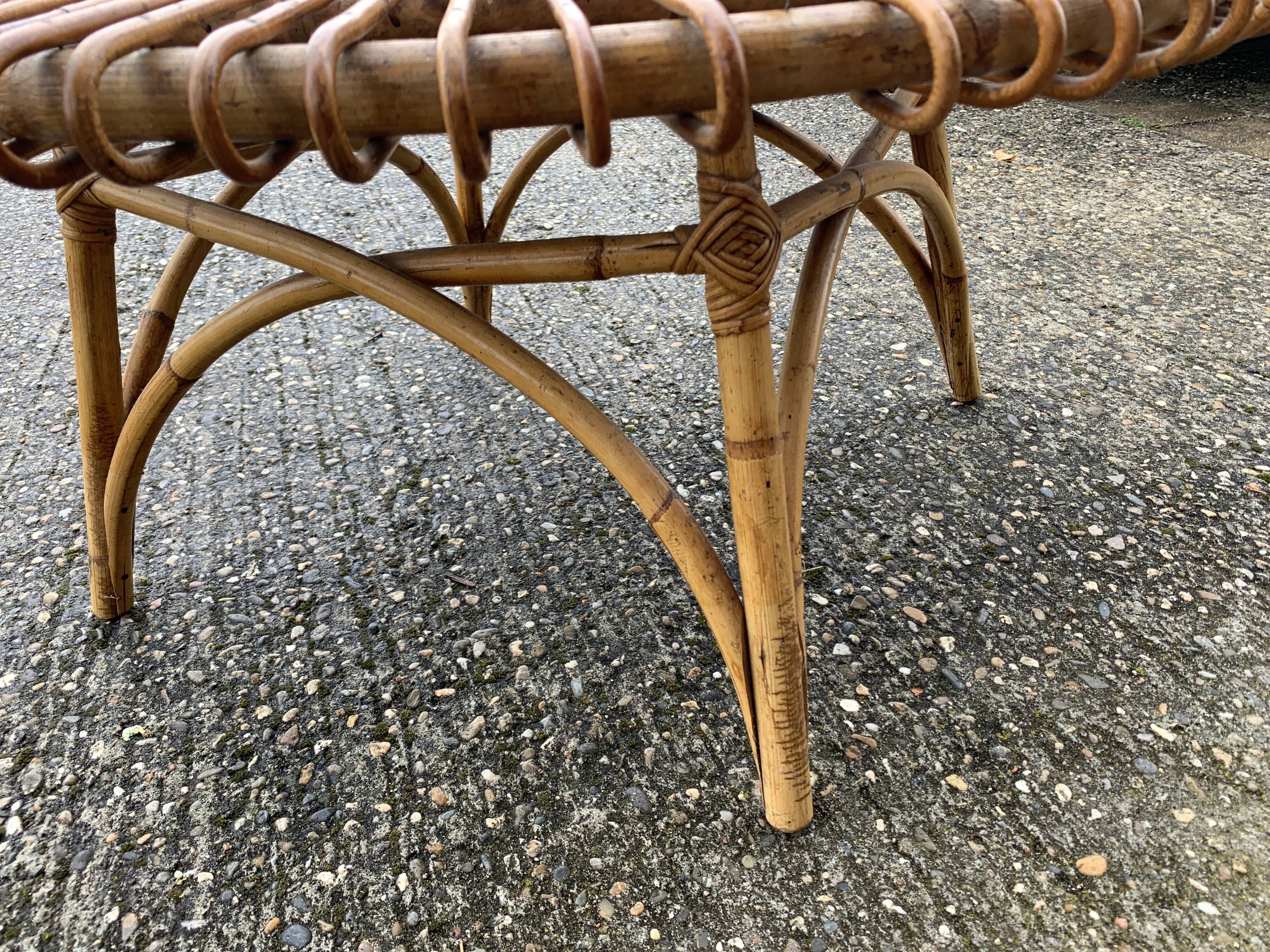 Table basse en bambou