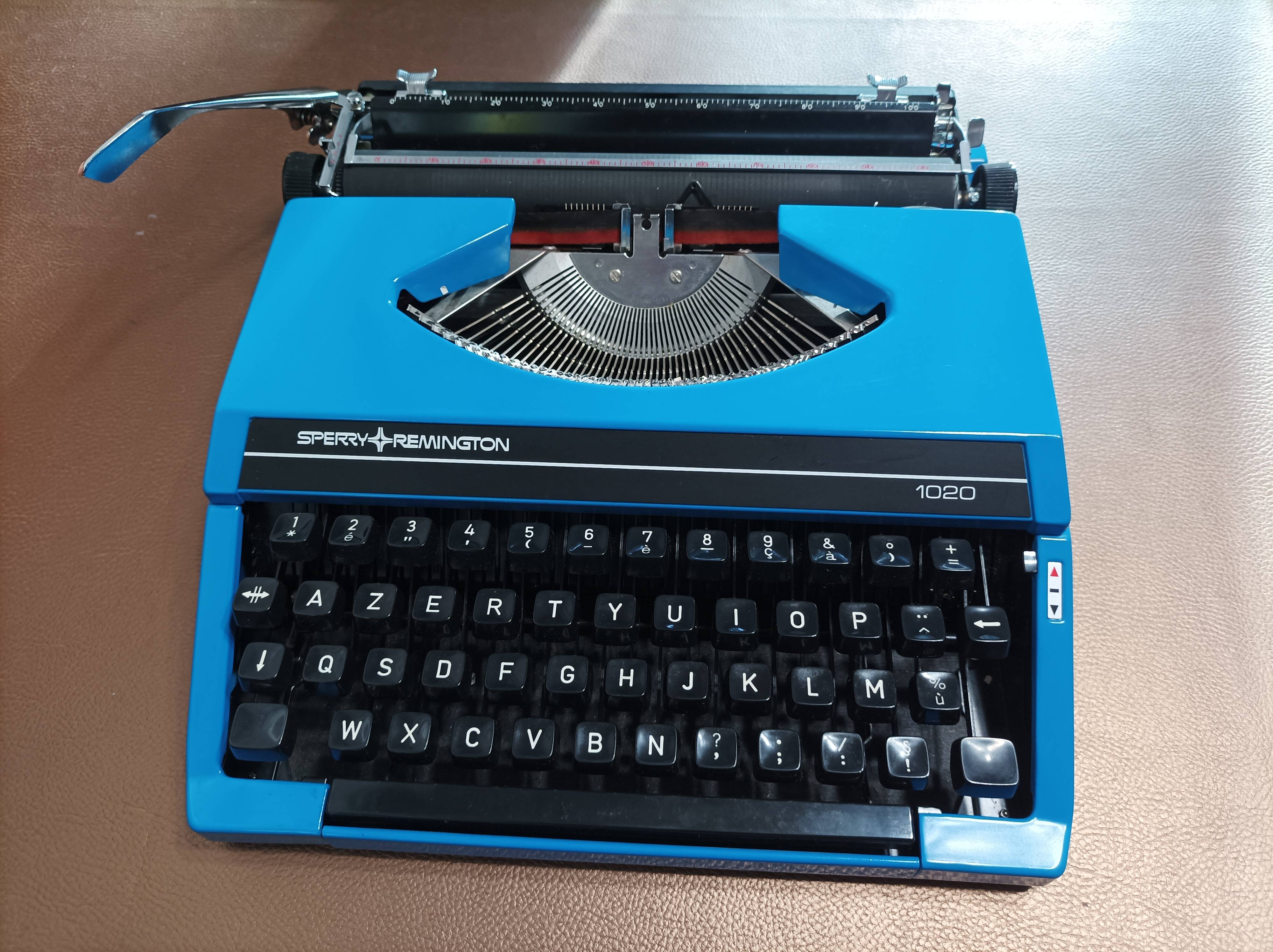 Sperry Remington 1020 deep blue typewriter Perfect condition
