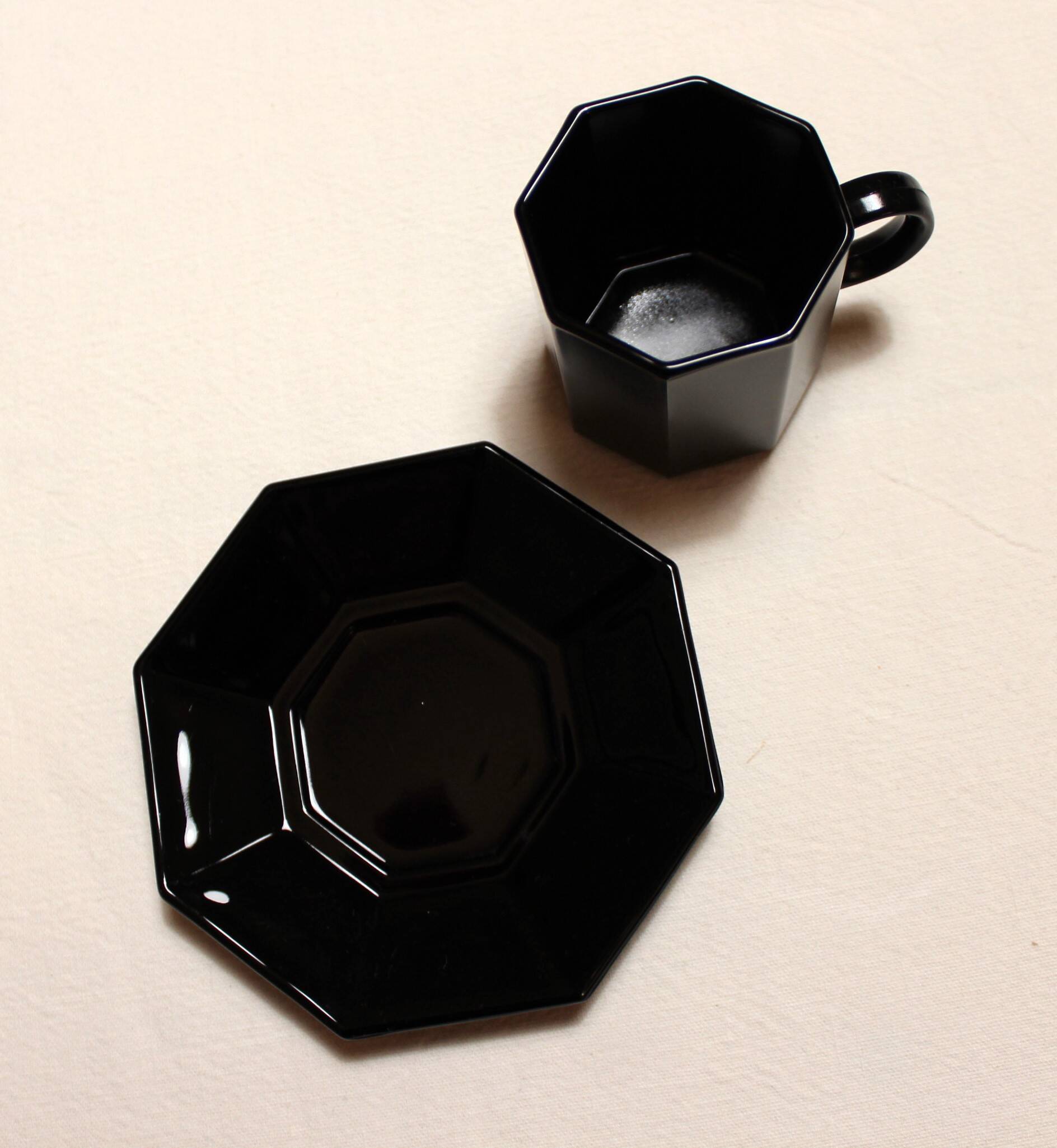 Arcoroc black "Octime" coffee service