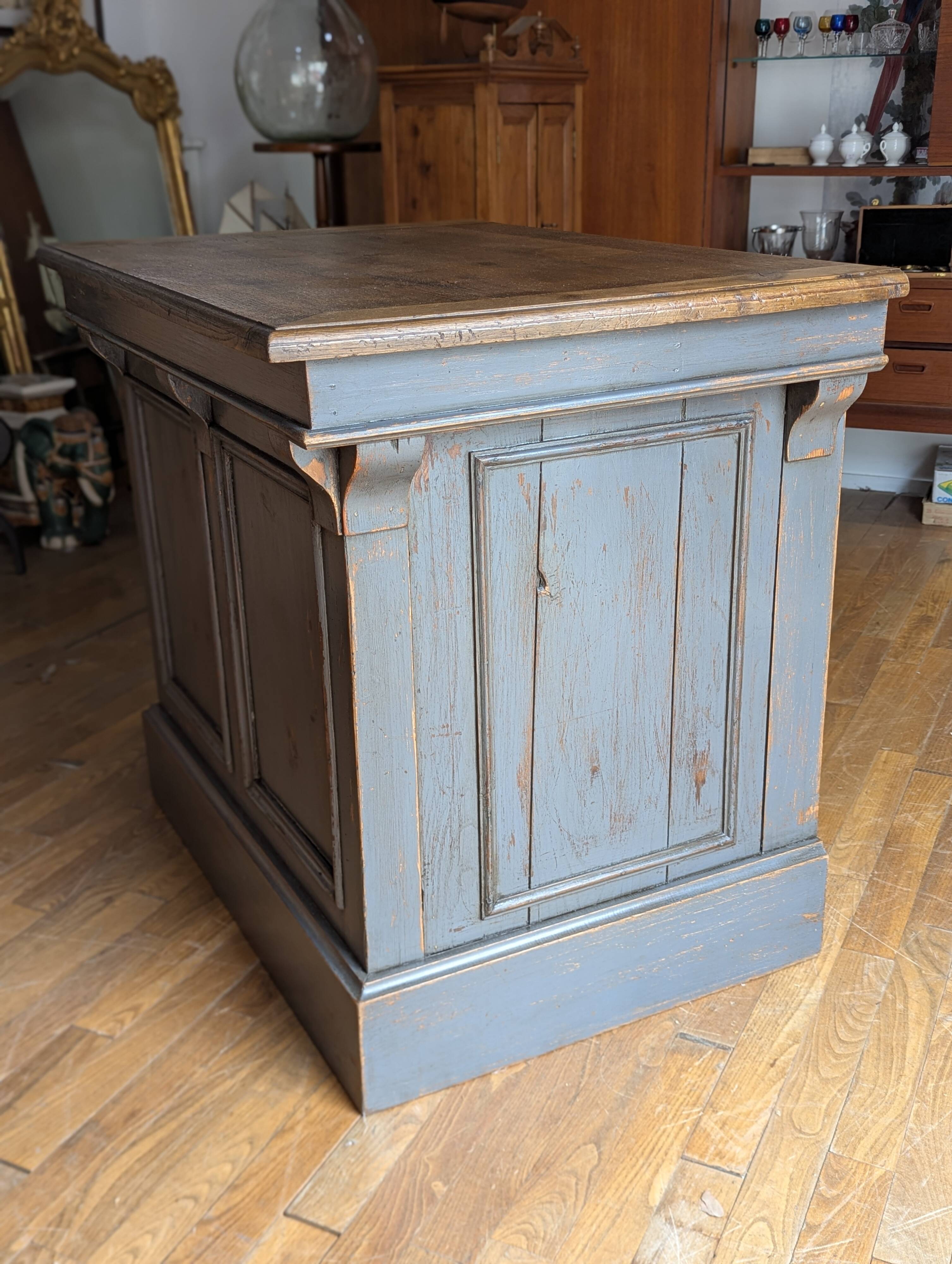 Ancien comptoir de caisse