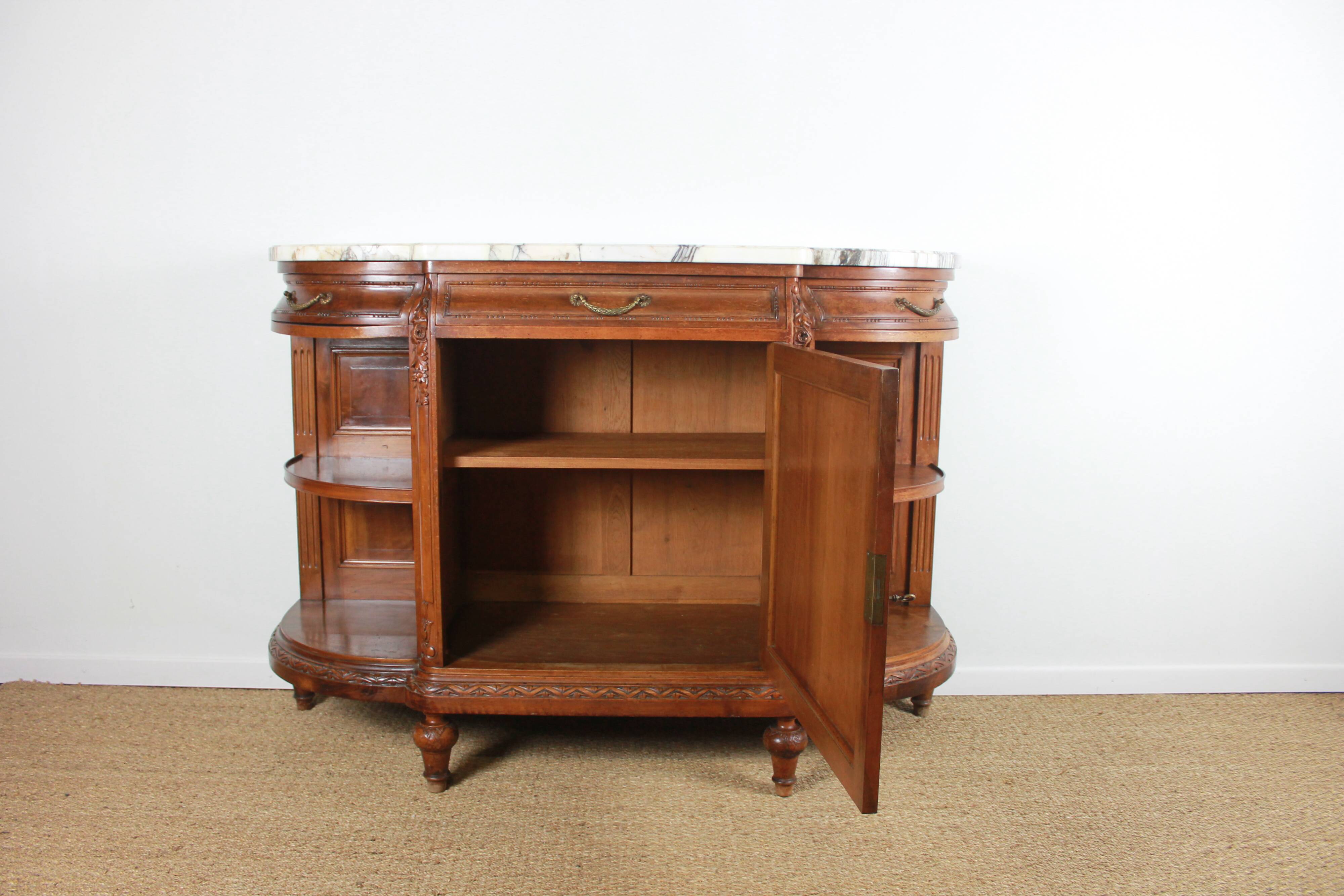 Half-moon shaped serving trolley