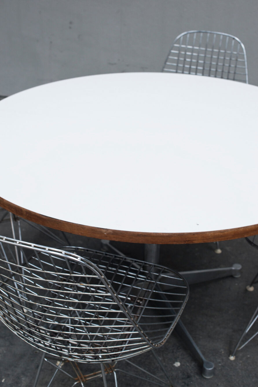 Eames aluminium Group table