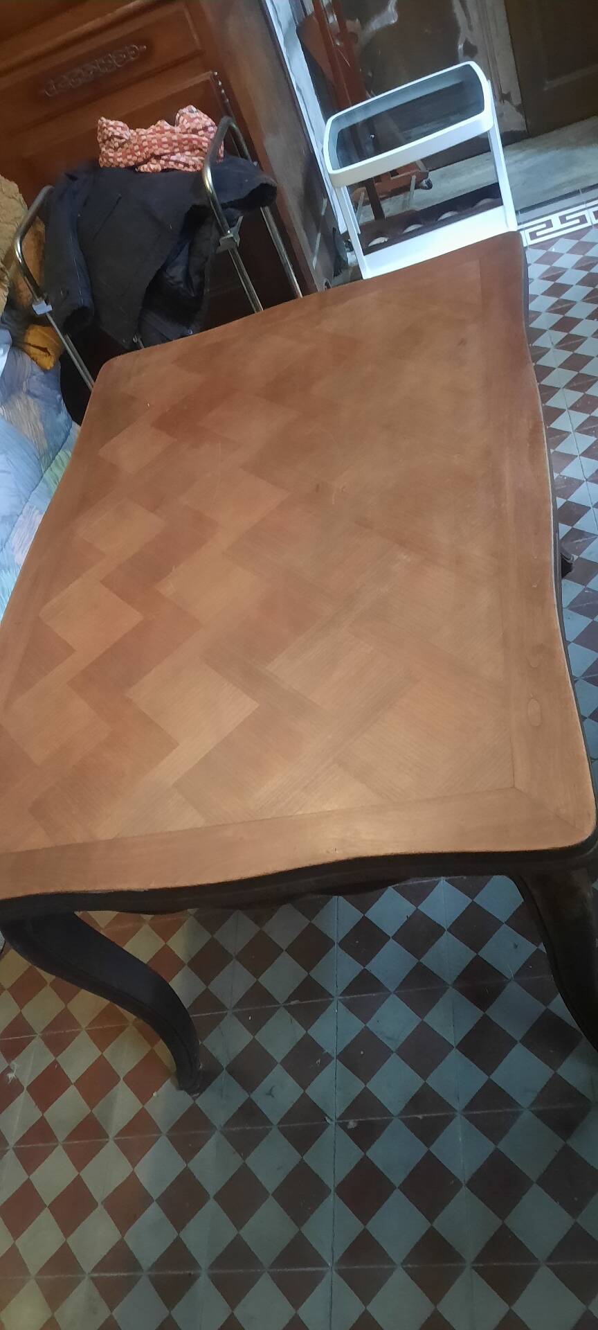 Extendable table