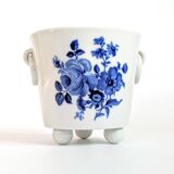 Cache-pot en porcelaine à pieds | Décor flora bleu cobalt | Lyngby Danemark