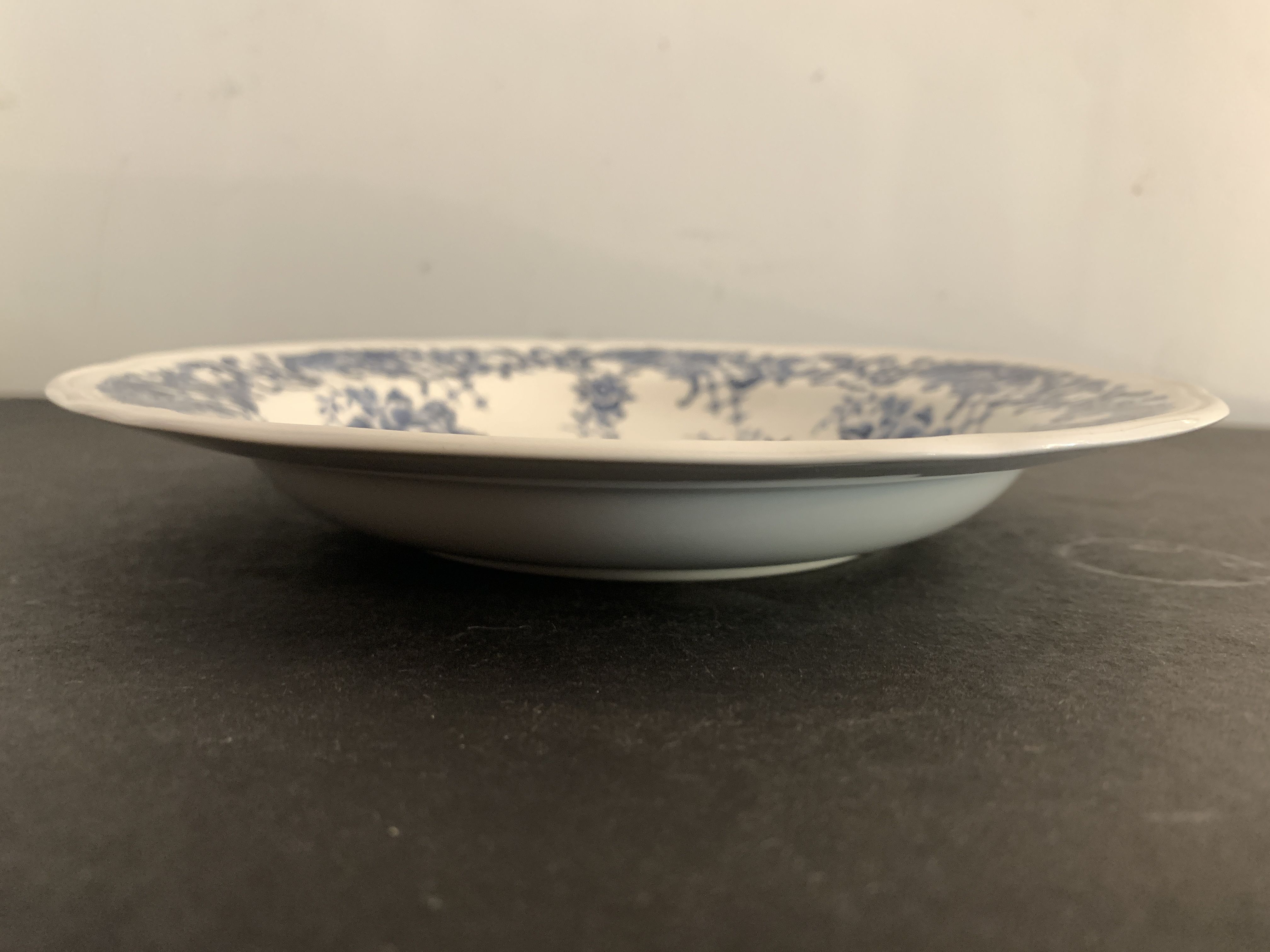 8 hollow plates Villeroy and Boch, Valeria model in vitro porcelain