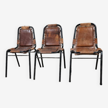 3 chaises du style Charlotte Perriand