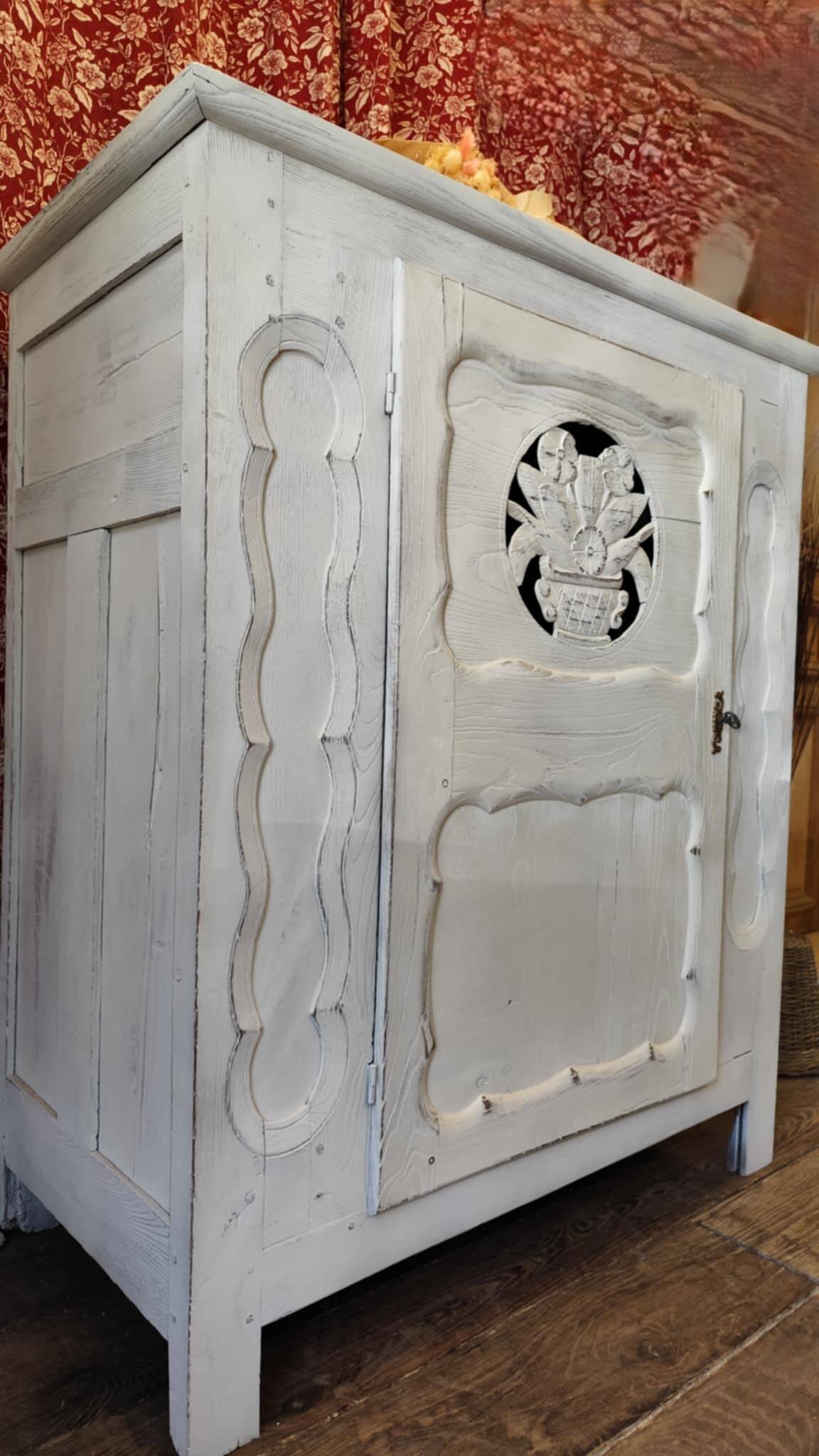 Breton furniture