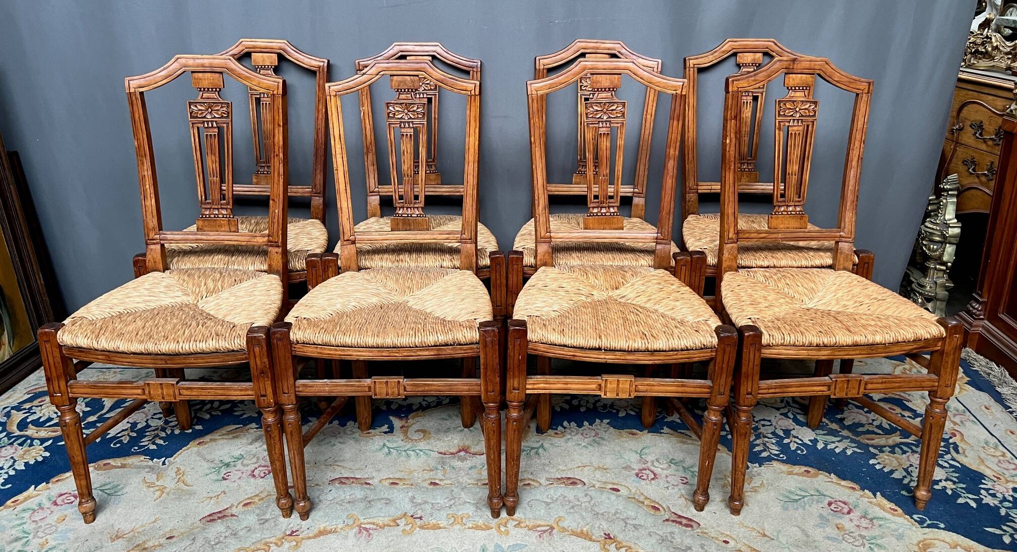 Ensemble de 8 chaises de la période Directoire française.
