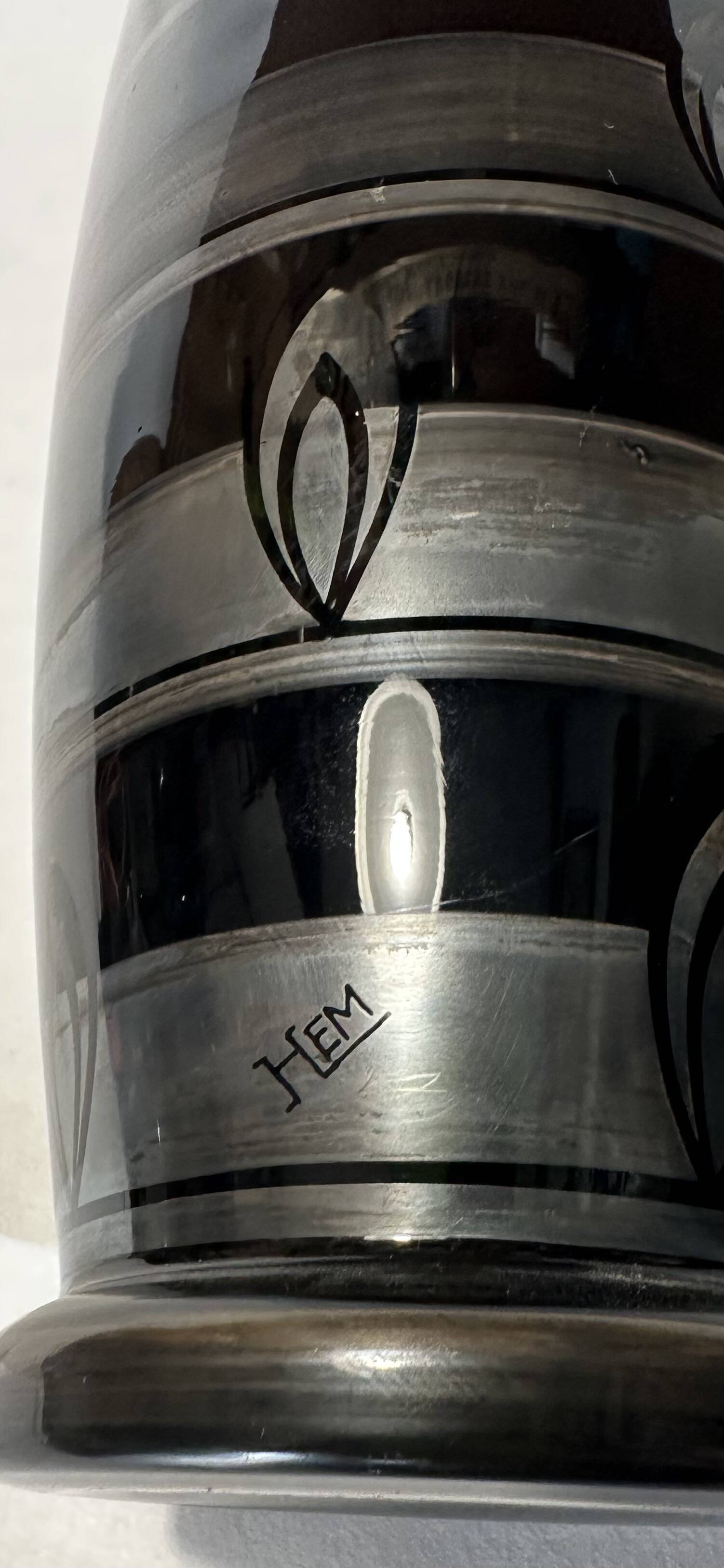 Vase art déco en verre noir et argent  signé hem    années 30