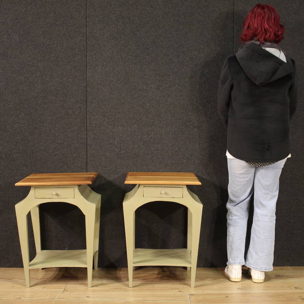 Paire de tables de chevet design peintes des années 80
