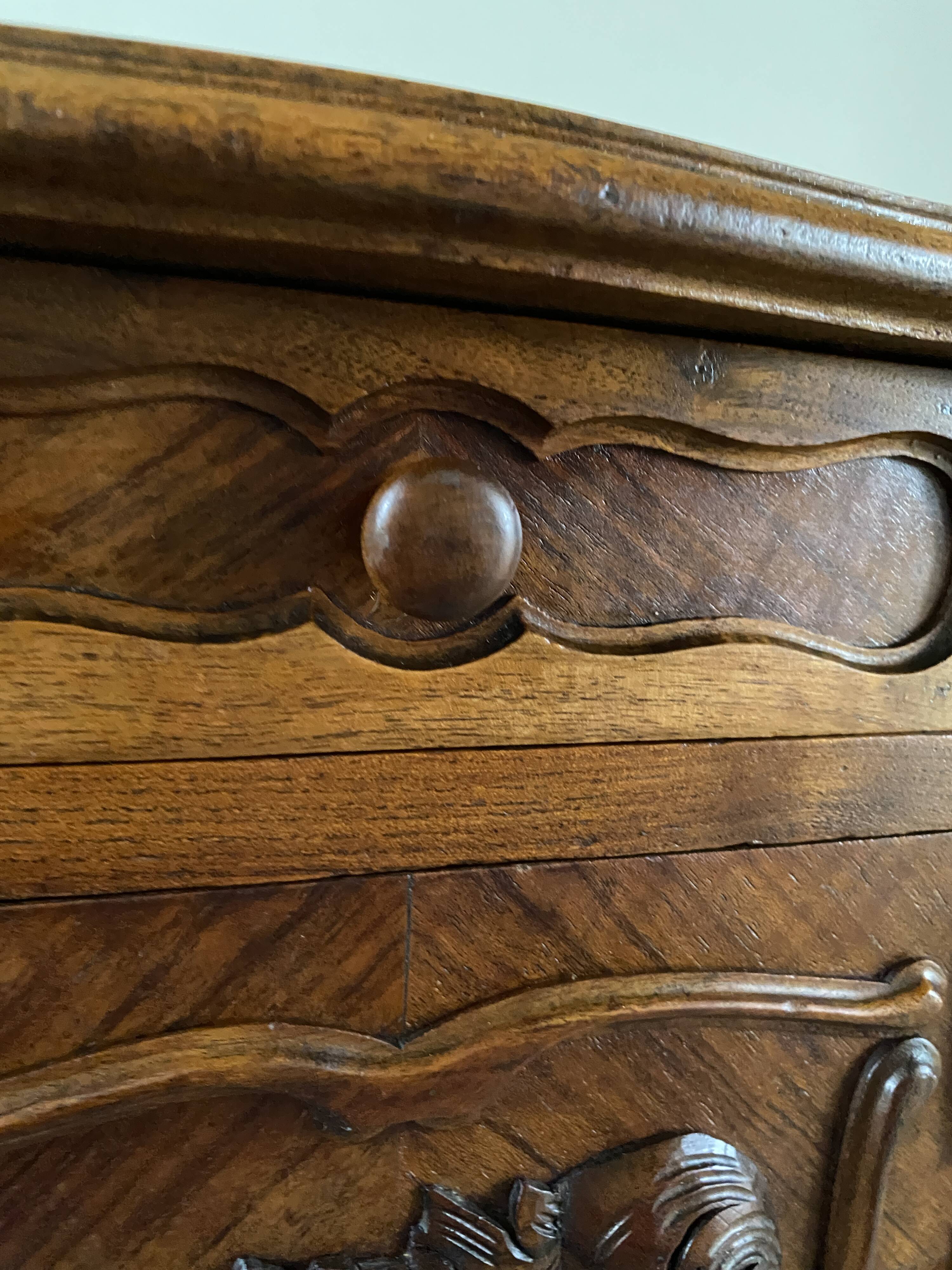 Bedside table / bedside table in veneered wood, molded and carved with foliage Louis XV style