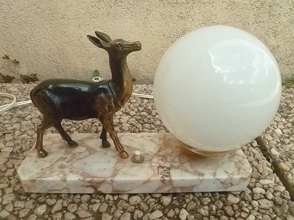 Art deco bedside lamp