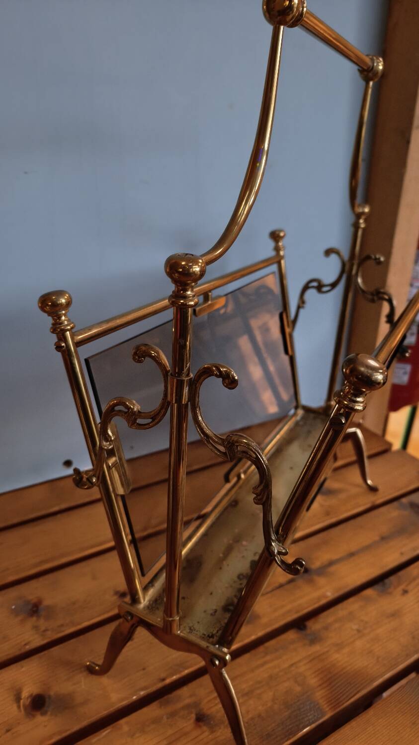 Vintage brass and smoked glass magazine rack - Maison Jansen style - 1970