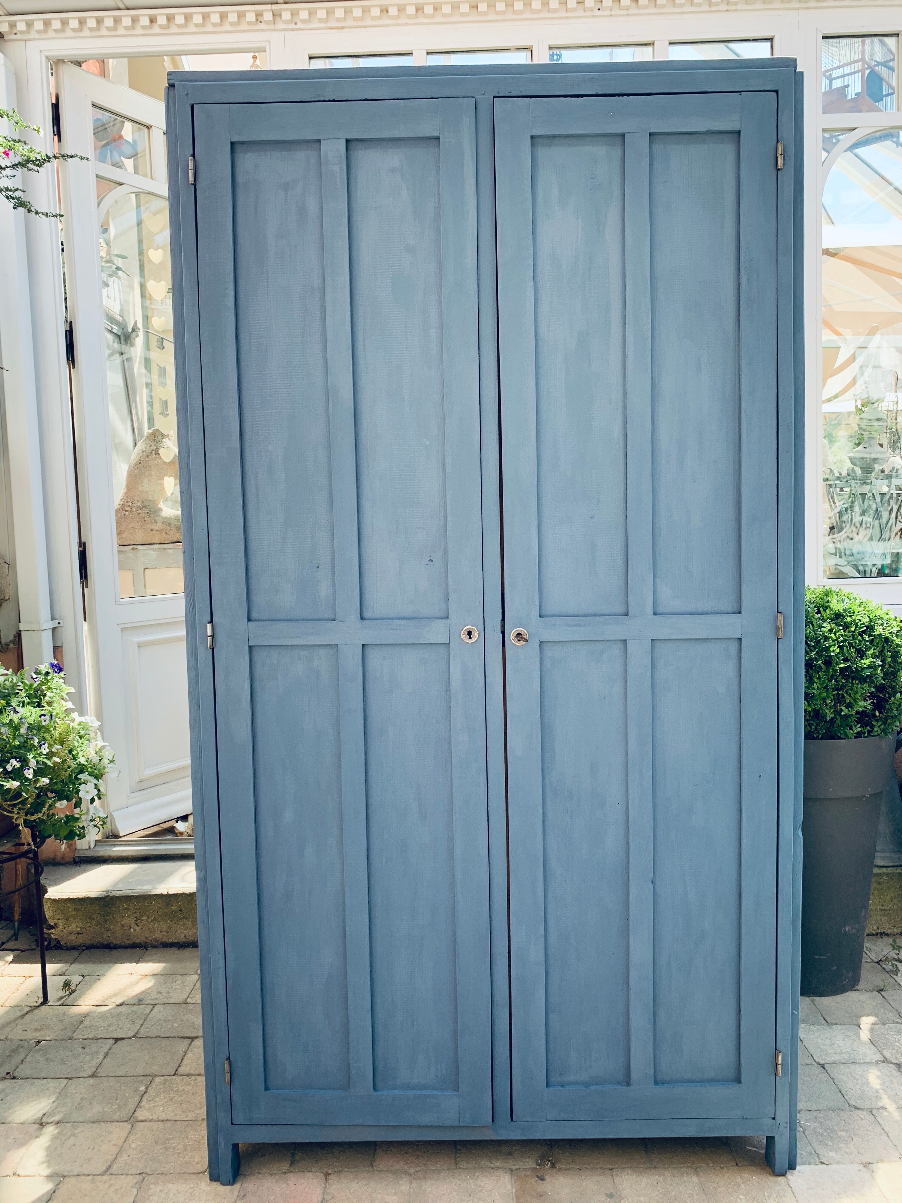 Parisian wardrobe and his bedside