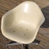 Herman Miller EAMES white shell armchair