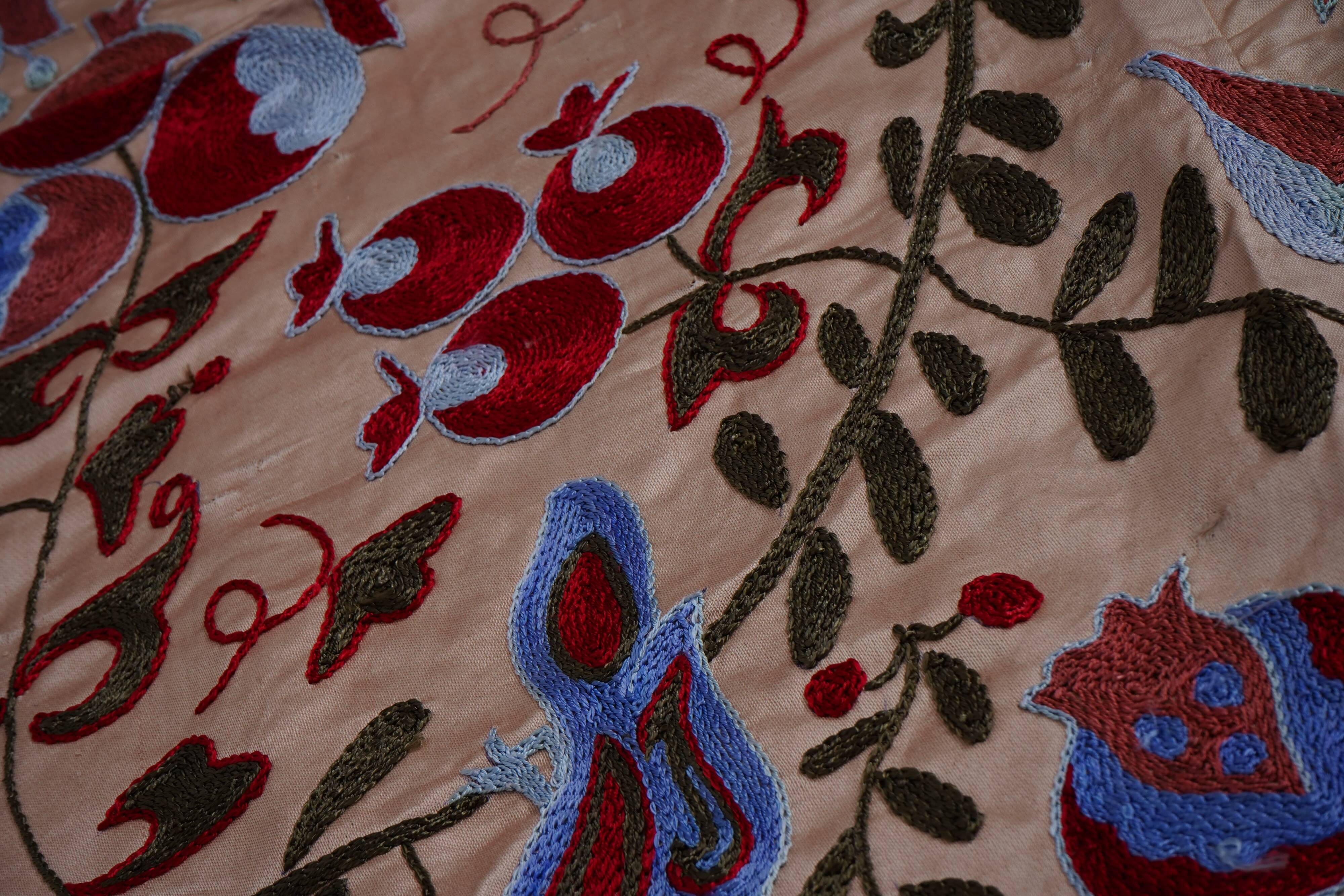 Hand-knotted rug, vintage Turkish rug 107x190 cm