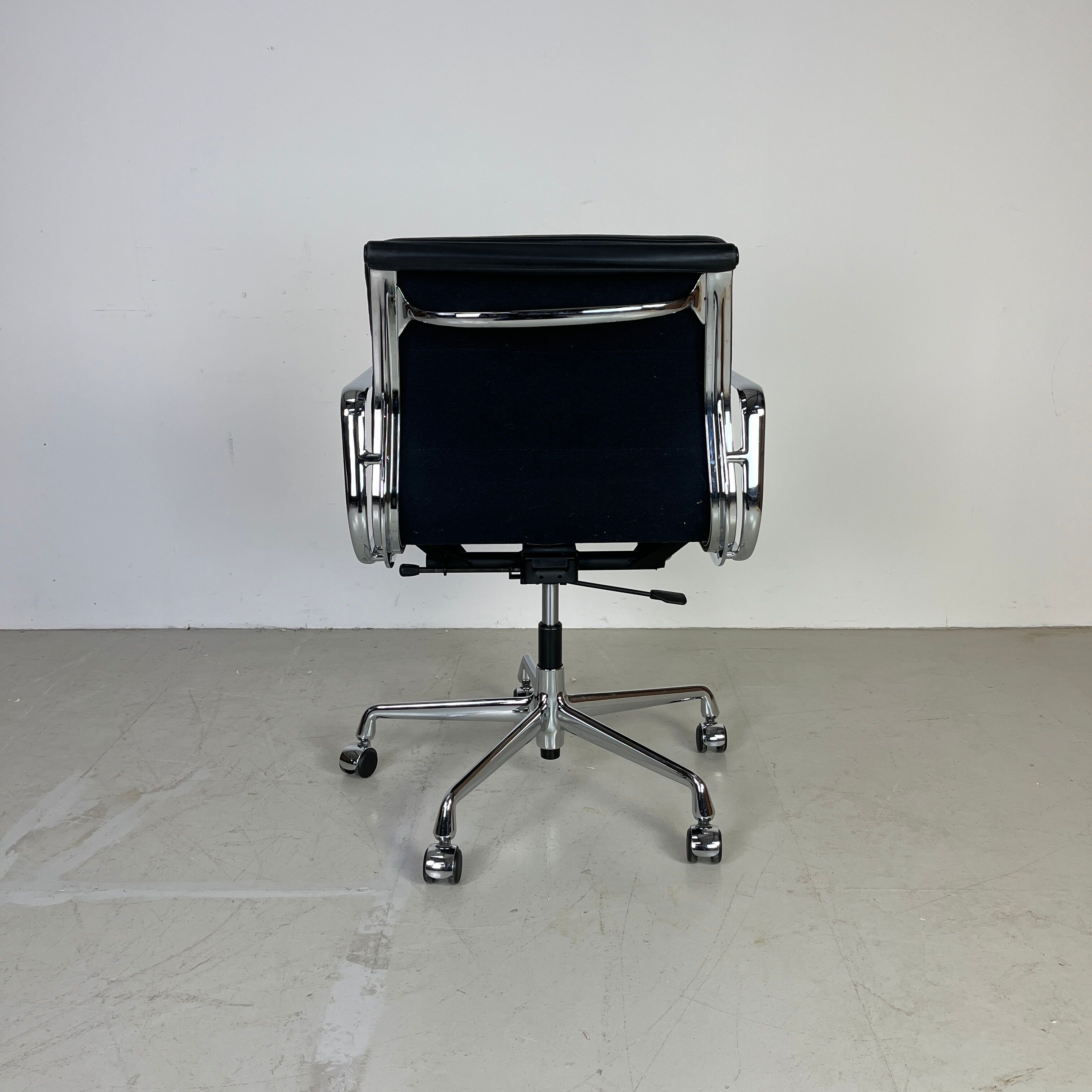 Eames Vitra for Herman Miller black leather Soft Pad Group chair